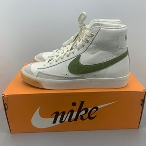 nike asparagus snakeskin